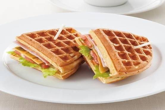 AMERICAN CLASSIC WAFFLE SANDWICHES